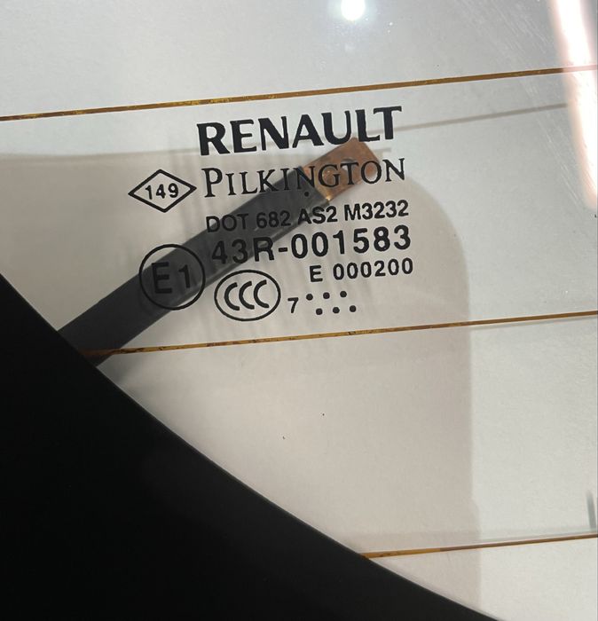 Renault Captur 13-19  / szyba tylna tył /  ORG