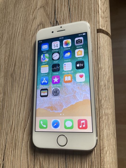 Telefon Apple iPhone 6s- A1688- flash 16 gb- ram 2 gb - biały
