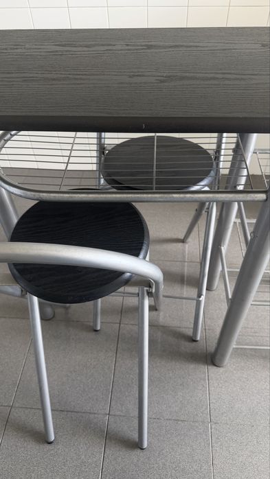 Mesa cozinha com bancos