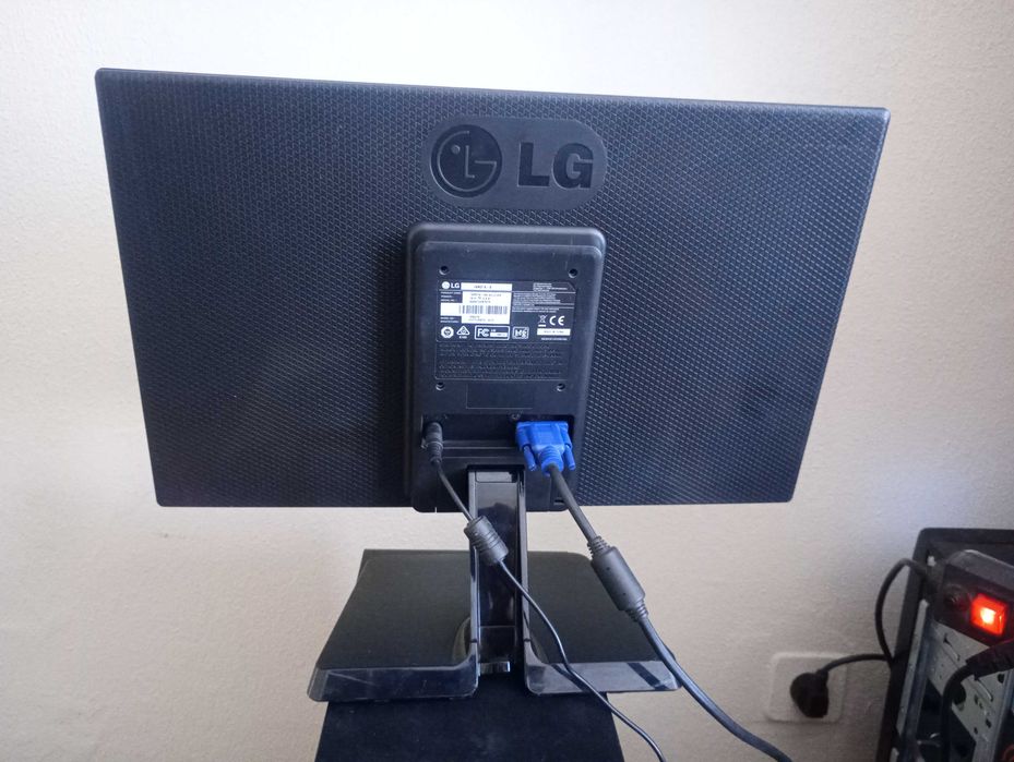 Монітор 18.5 " (12 Вольт) широкий