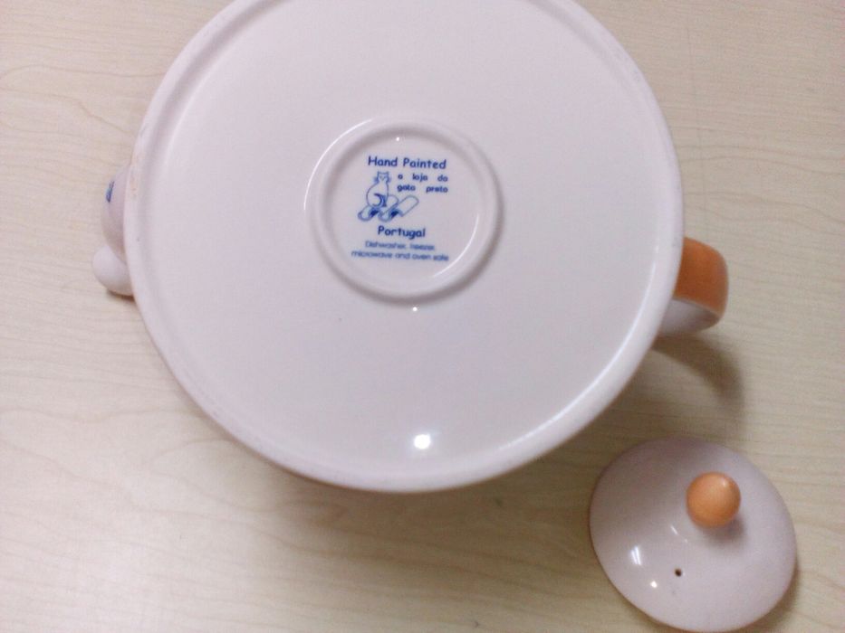 Bule de chá do Gato Preto.