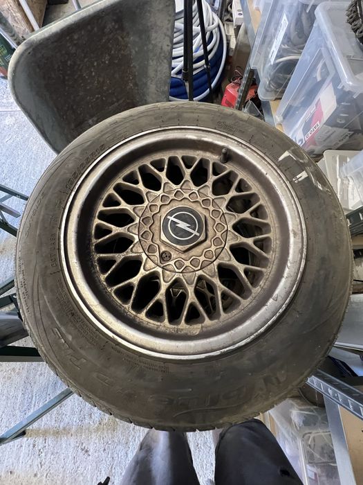 Komplet kół Felgi Opel 5x110 J7x15 Opony letnie Nexen 195/65/15 2022