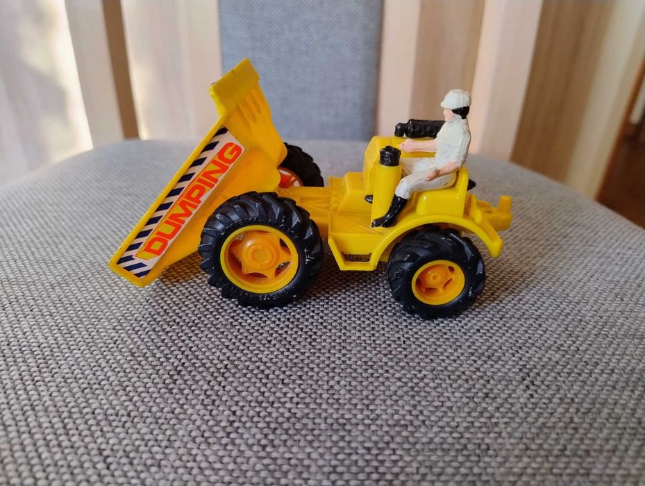 Zabawki pojazdy terenowe retro koparka betoniarka