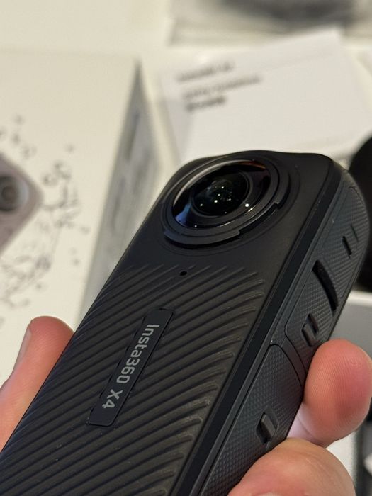 Insta 360 x4- com caixa e carregador e bolsa