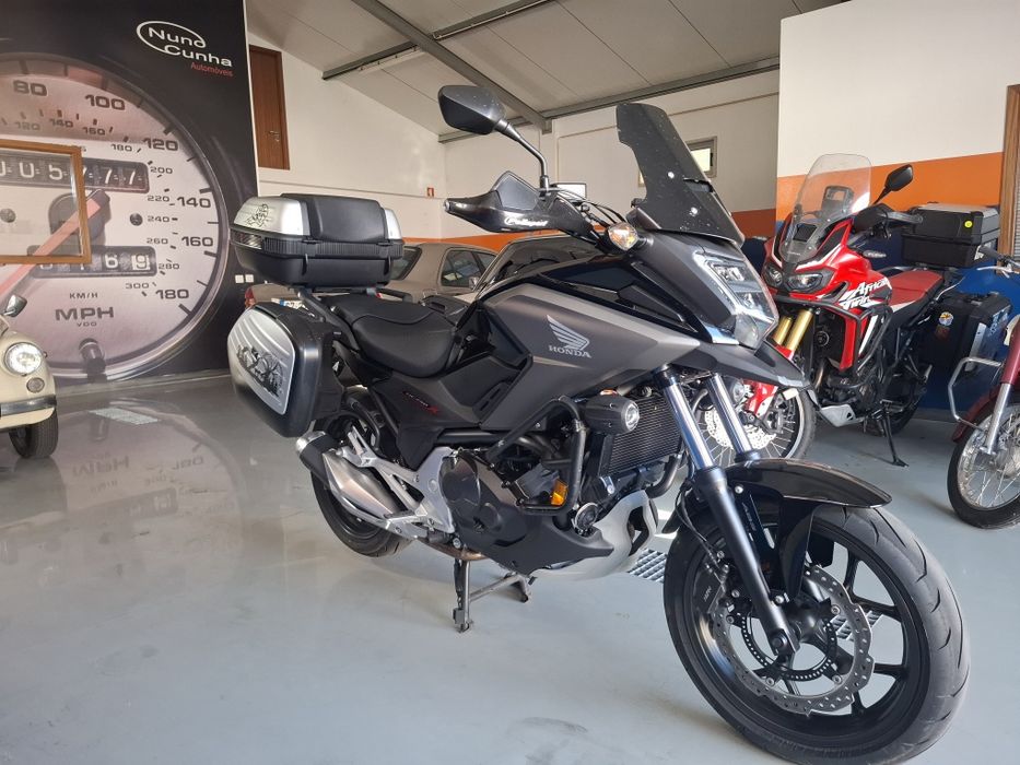 Honda Nc 750X muito  equipada