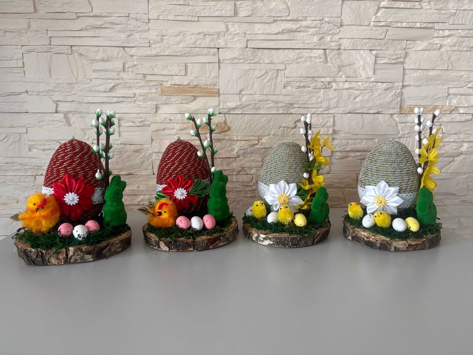 Stroik wielkanocny na plastrze drewna