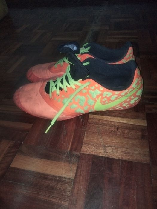 Ténis Futsal Nike