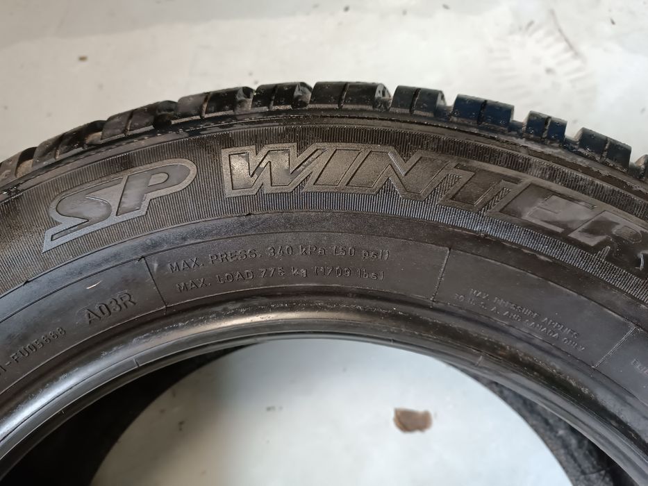 215/60R16 Dunlop SP Winter Sport 3 D