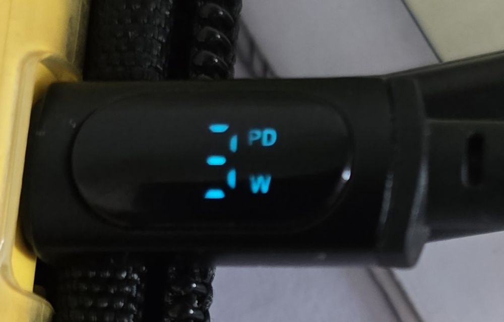 cabo 2M  USB-C - USB-C com medidor W