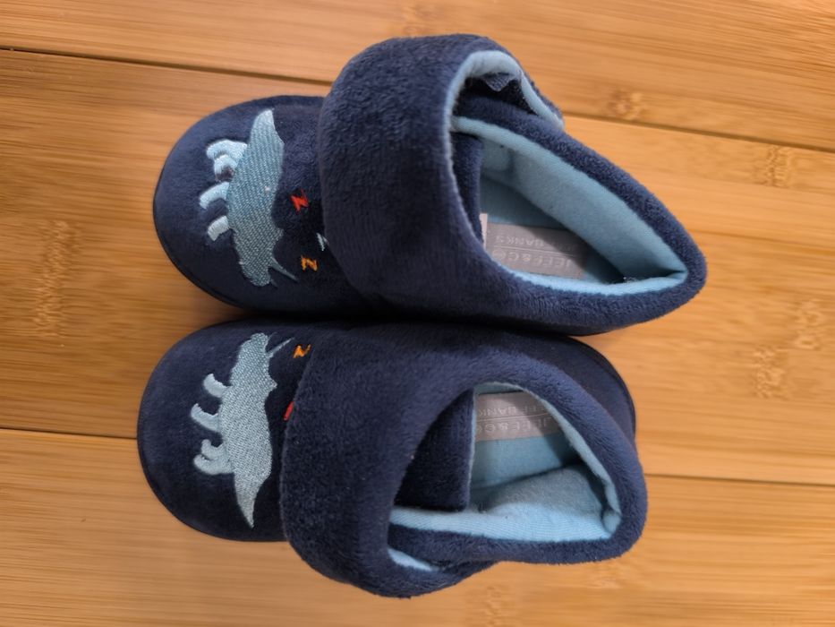 Nowe buty kapcie dziecięce