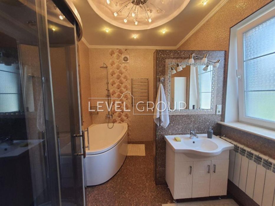 Козин, аренда стильного дома, большая территория, охрана, озеро.