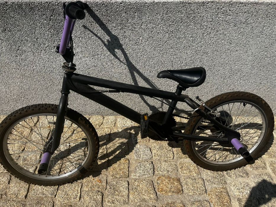 Bicicleta 20" BMX roda fina preta