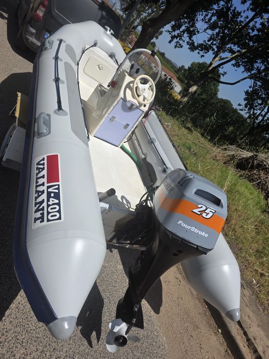 Semi rigido 25cv 4t