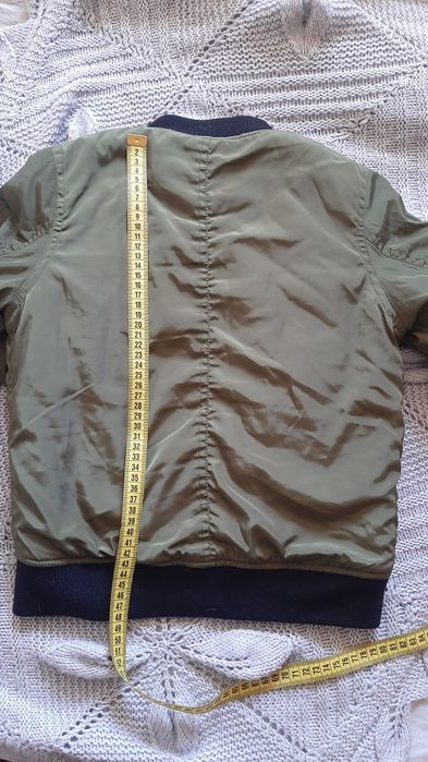 Куртка-бомбер на 9-10 років