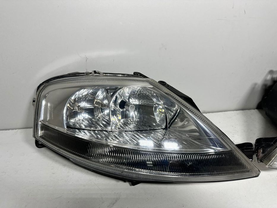 lampa przednia lampy przód prawa lewa Citroen C3  cana za 1st