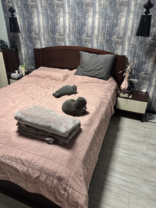 Продам комплект меблів для спальні з саимовивозом
