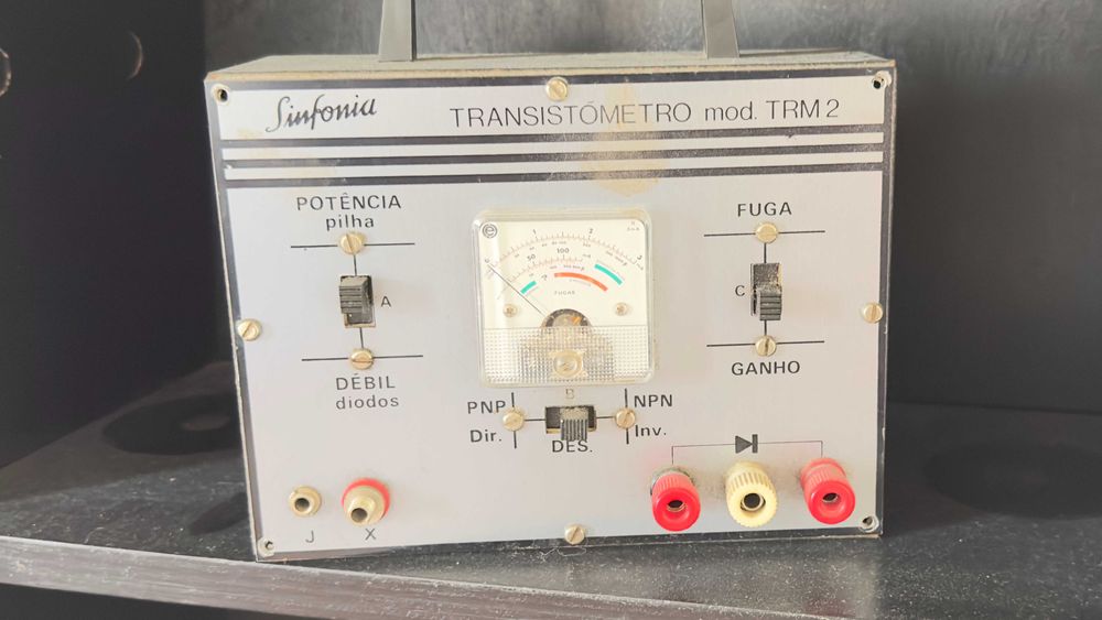 Máquinas de teste eletrónica antigas