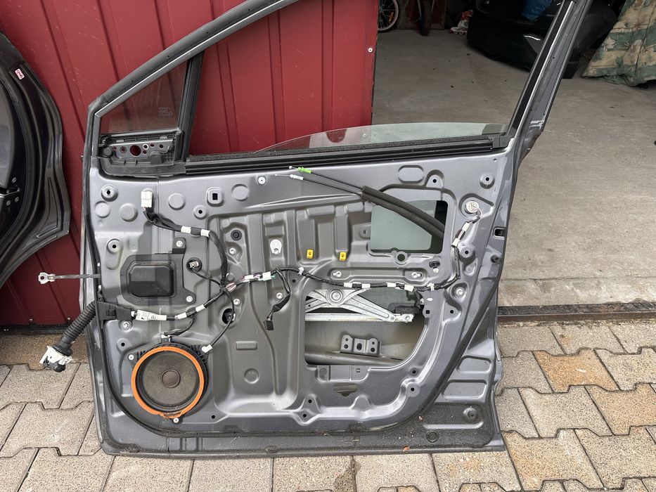 Toyota CHR 1G3 drzwi przednie prawe tylne prawe