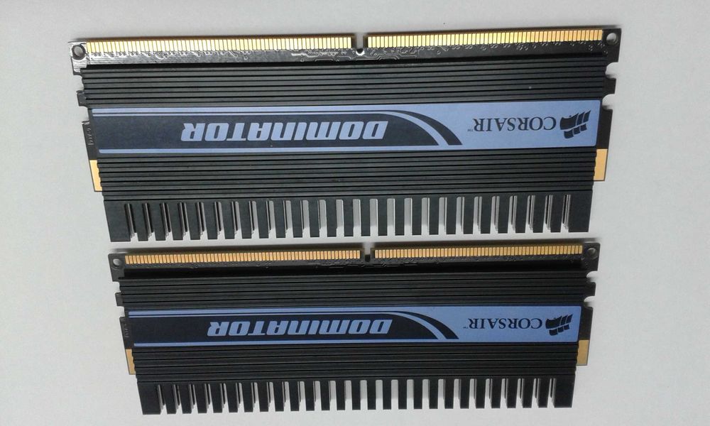 Memorias Corsair Dominator  DDR2 2X1024MB 1066MHZ64171756512386121
