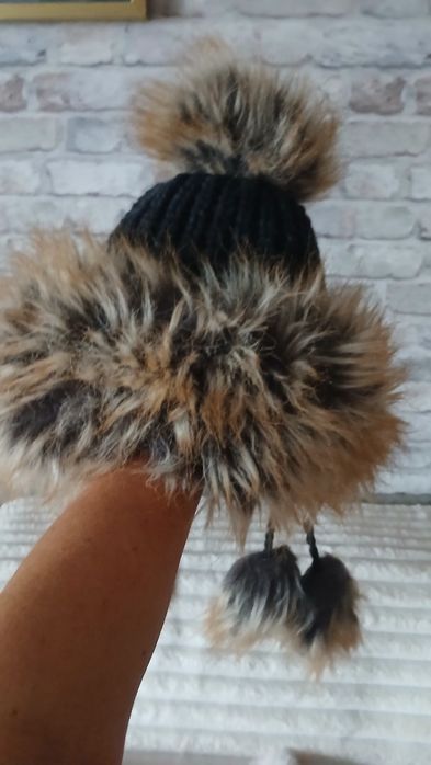 Okazja,Nowa modna cieplutka piękna czapka damska,wełna + futro