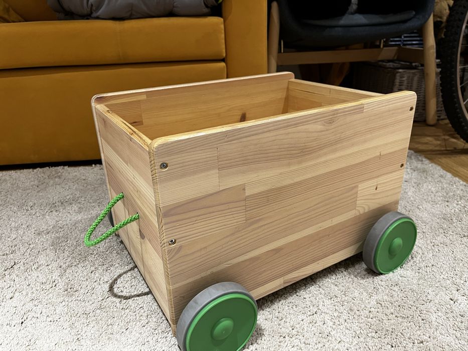 Wózek ikea FLISAT na zabawki , jeździk