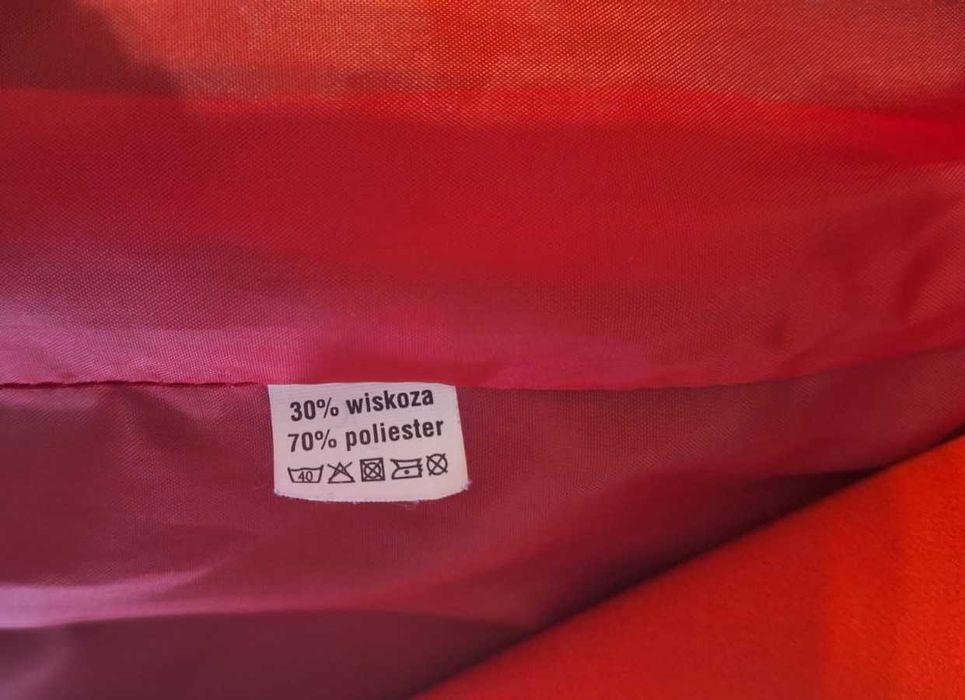 Czerwona marynarka damska dł. 71 cm – idealna do pracy i na co dzień