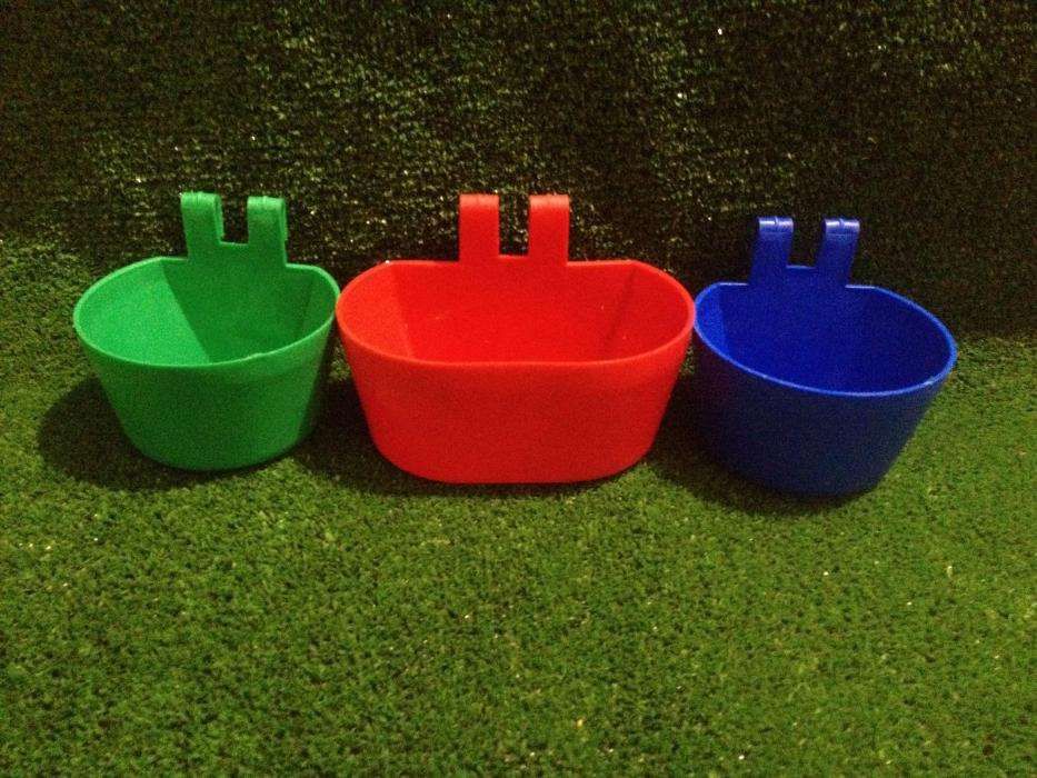 Універсальна напувалка та годівниця для кроликів , курей, перепелів.