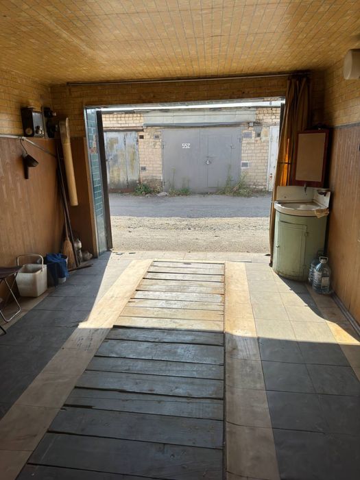 Продаю гараж (без торга)