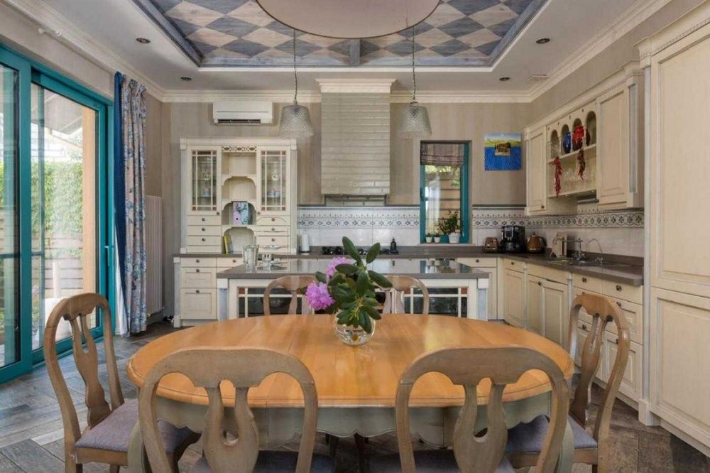 Продаж затишного маєтку в центрі Києва.