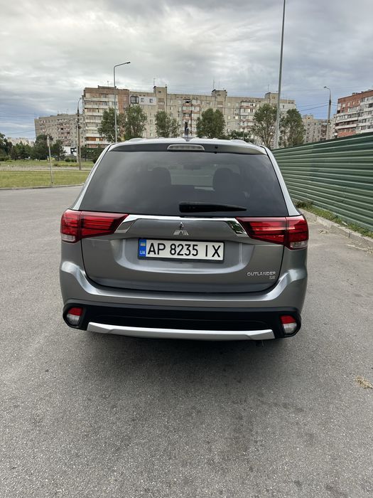 Продам автомобіль Міцубісі аутлендер