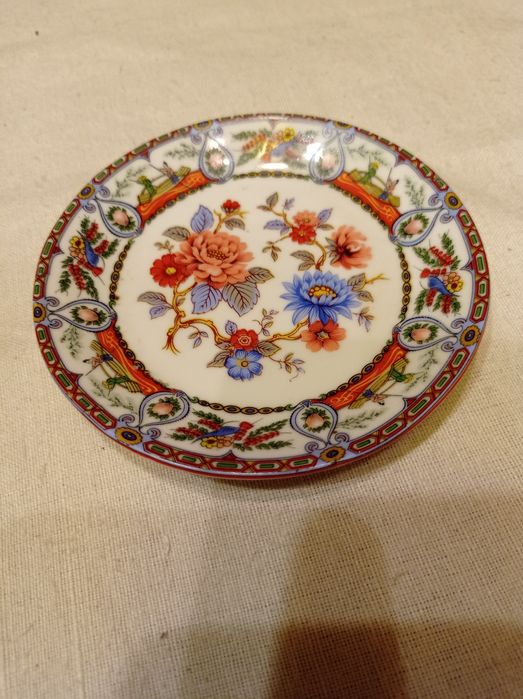 Vendo pratos antigos