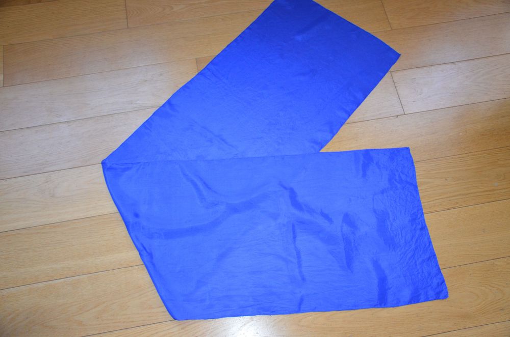 piękny chabrowy szal 100% Silk/jedwab 43x170
