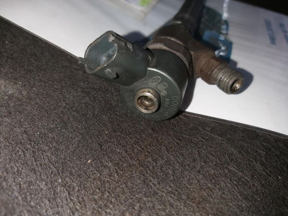 Injector Hiunday Santa Fé Trajet Kia Carens 2.0Crdi  0445110064
