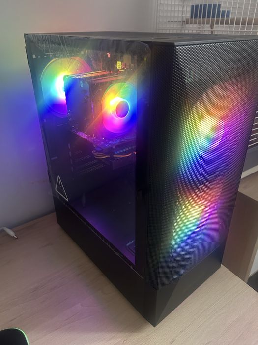 Komputer gamingowy xeon e5 2678v3/32gb ram /120gb ssd /1tb hdd/rx6500x