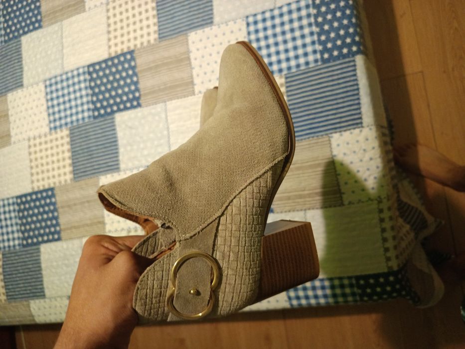 Botins de mulher tamanho 37 usado