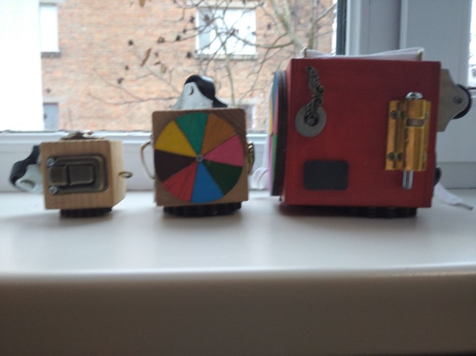 Дерев'яний бізікубик для дітей та малюків