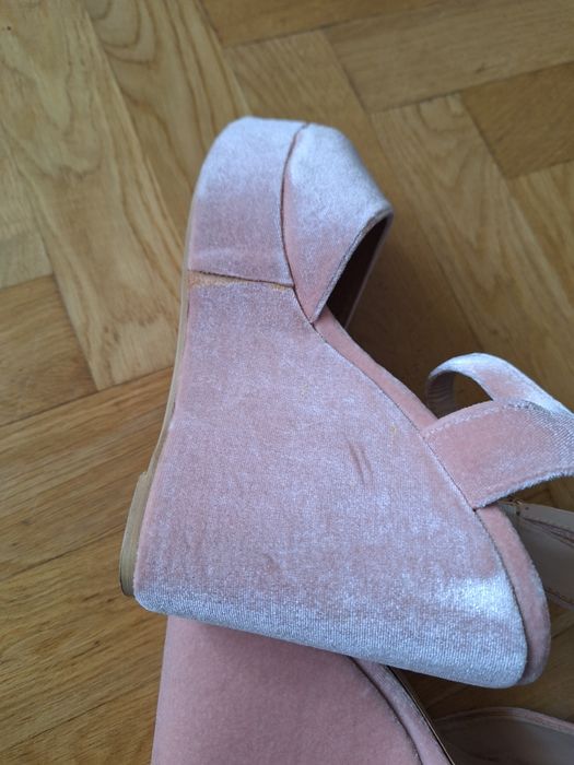 Sandałki na platformie pudrowy róż roz 40 kawaii buty