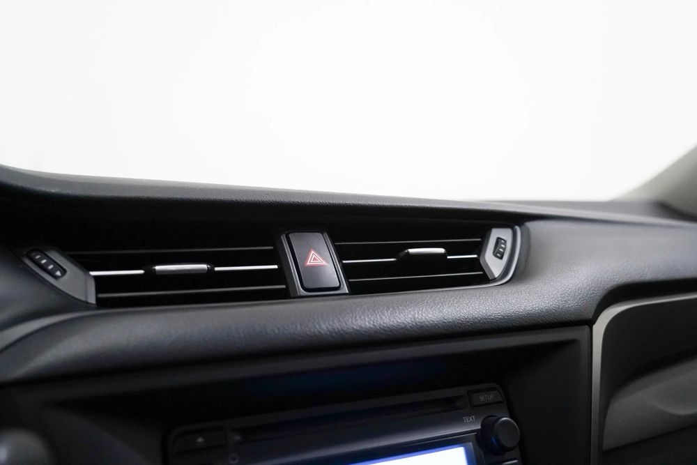 Toyota Avensis — fotografia 10