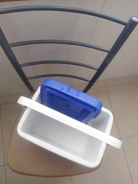 Lancheira em azul de dois litros