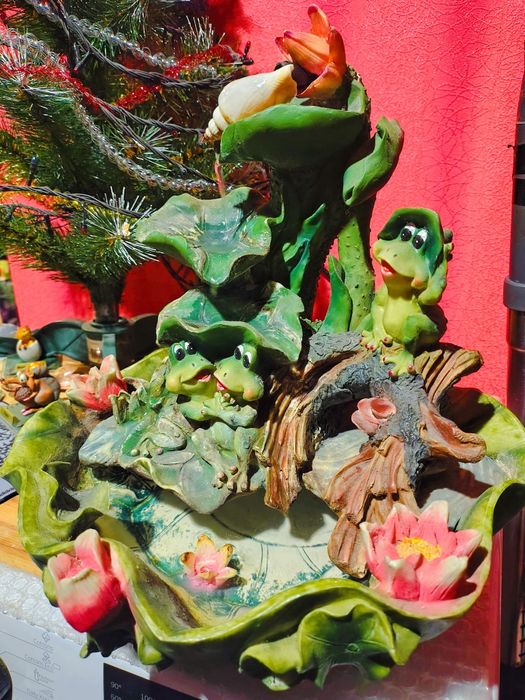 Фонтан водопад лягушки
