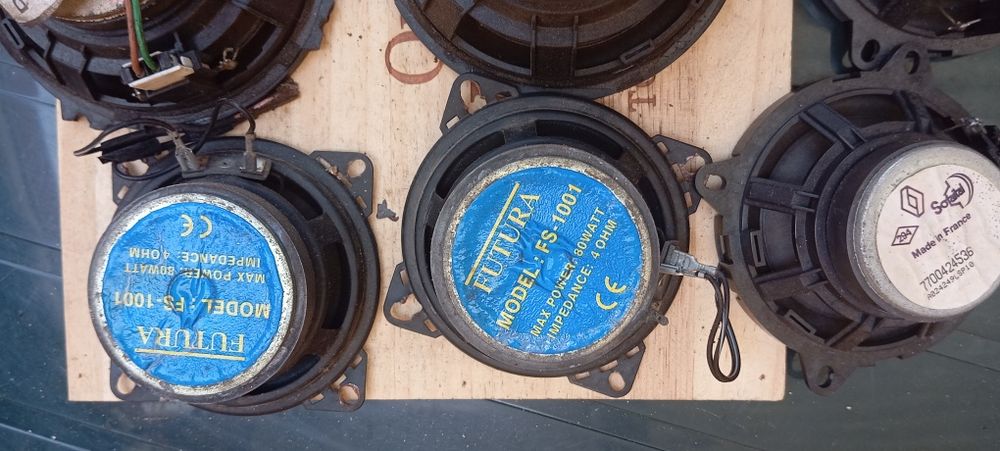 6 Autofalantes e 2 Twitters auto