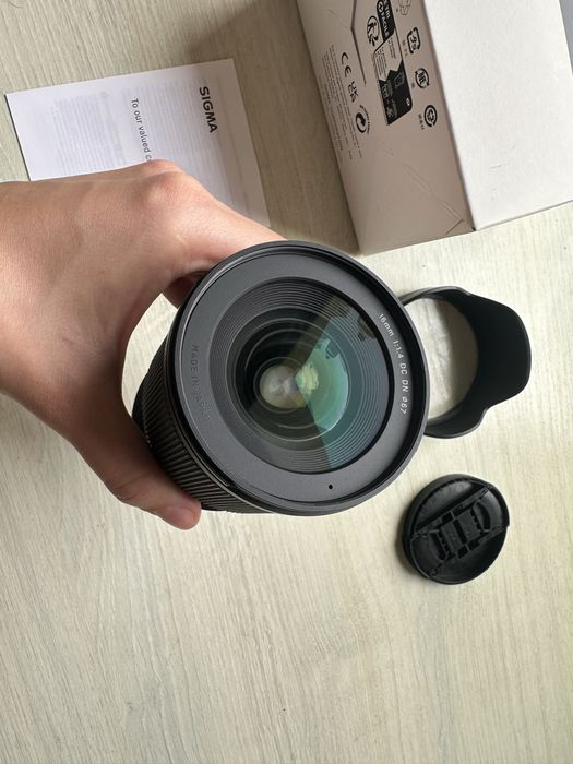 Sigma 16mm f/1.4  — Canon RF-M