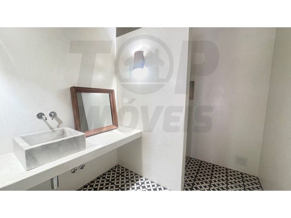 Moradia V2 reabilitada com vista para o mar - Centro Loulé - 630.000€