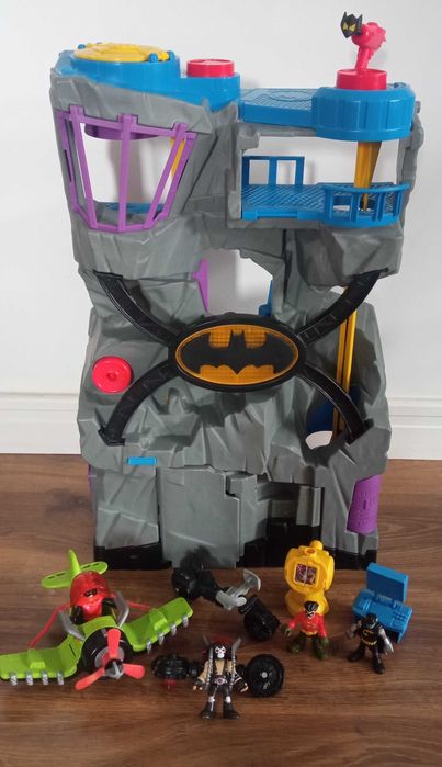 Jaskinia Batmana Fisher Price-ruchoma, idealna dla młodszych dzieci v1