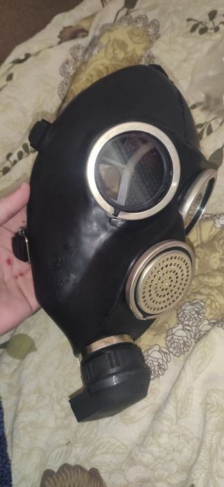 Противогаз гп-7.