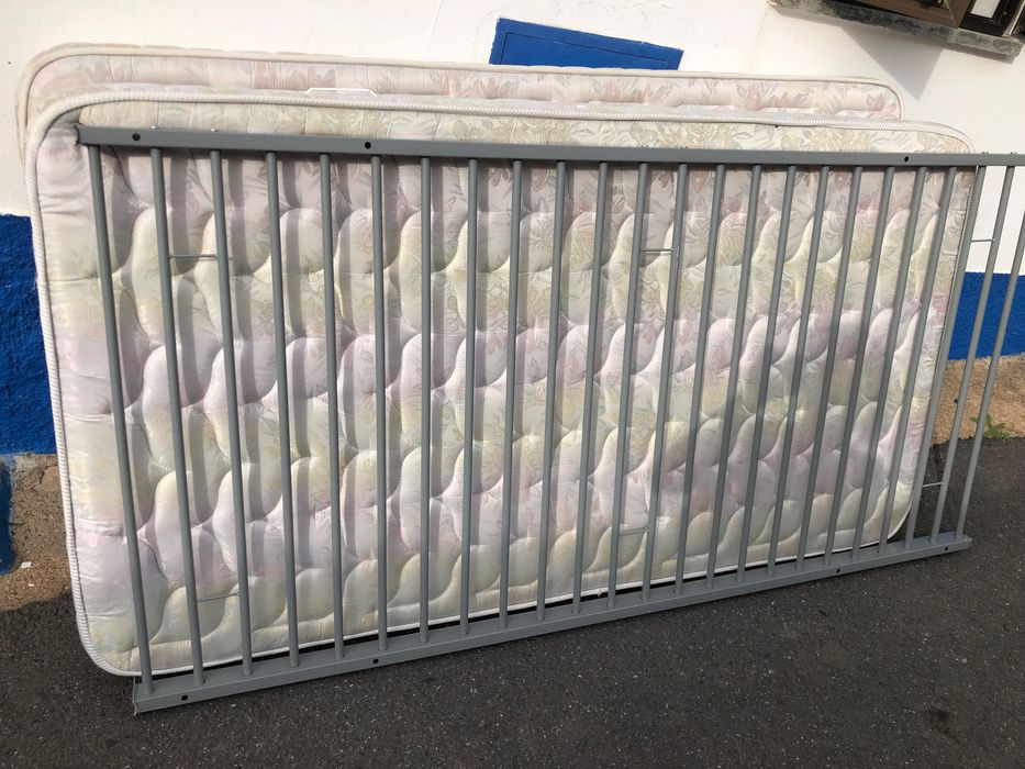 Dois colchões solteiro