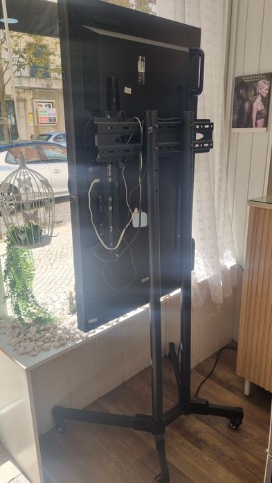 Monitor para montra com suporte