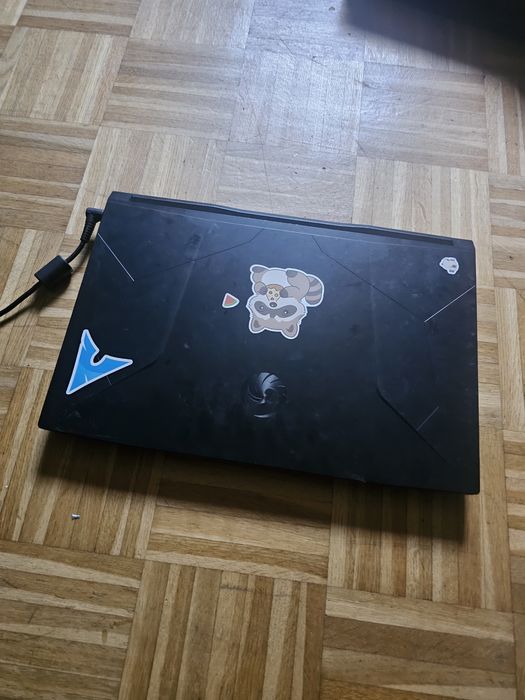 Laptop MSI Bravo 17 C7VE
