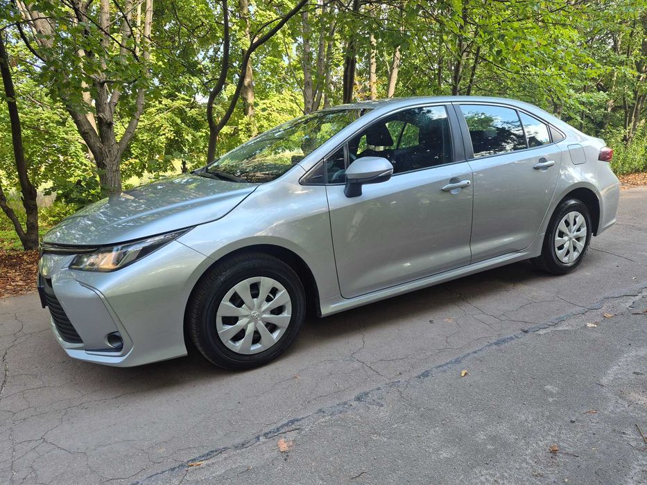 Продати авто Toyota Corolla 2022