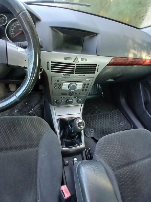 Deska rozdzielcza - części Opel Astra H, 1.6P, 2004